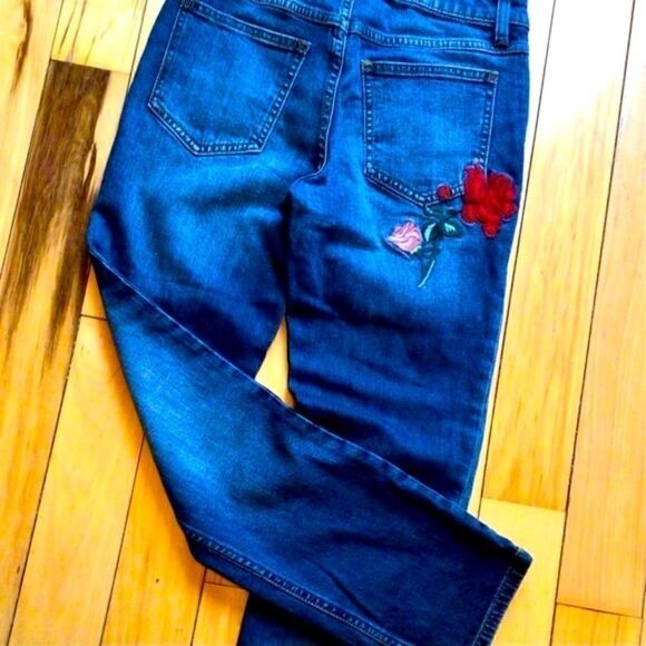 FREE PEOPLE EMBROIDERED ANKLE SKINNY JEANS XS (or Jr’s) NWT - Picture 3 of 16